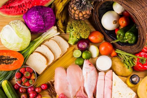 Зеленчуци, въглехидрати, месо и риба са подходящи храни за хора с кръвна група АБ.